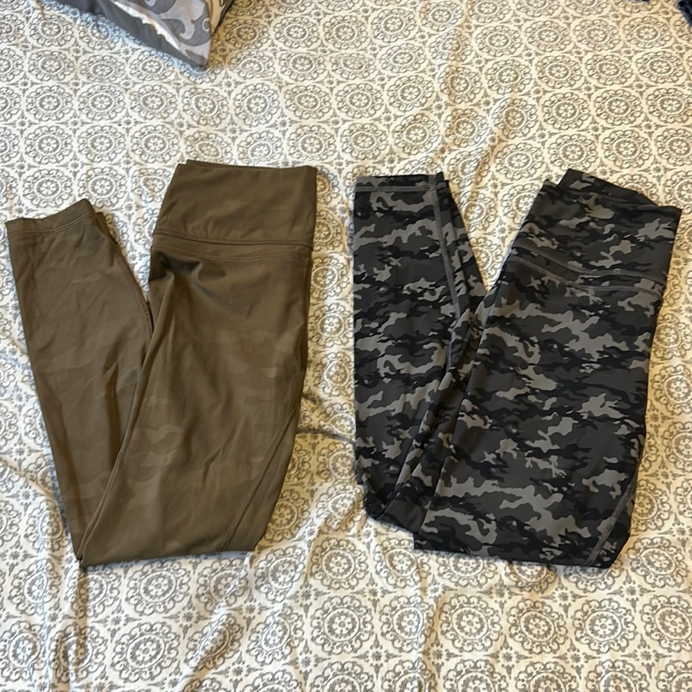 Bundle of two pairs CRZ Yoga camo leggings size small